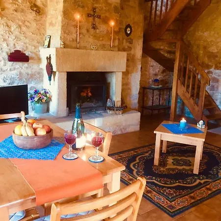 Maison De Montfort Holiday home *