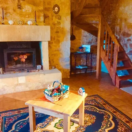 Maison De Montfort Holiday home *